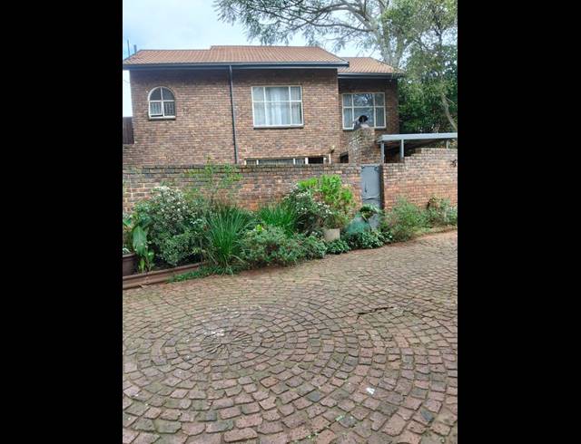 3 BEDROOM DUPLEX FOR SALE IN BIRCHLEIGH NORTH